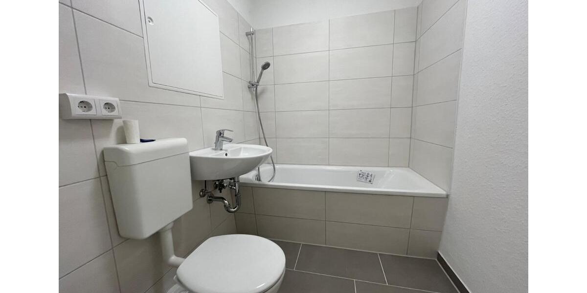 Etagenwohnung Zwickau Neuplanitz - 4 Zimmer, 90 m&sup2;, 449&euro; | Angebot:22055448