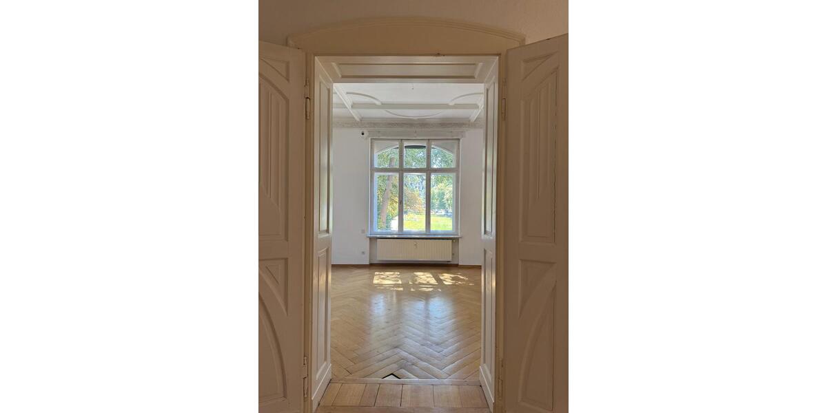 Erdgeschoßwohnung Zwickau Zwickau-Nord - 5 Zimmer, 174 m&sup2;, 900&euro; | Angebot:25855314