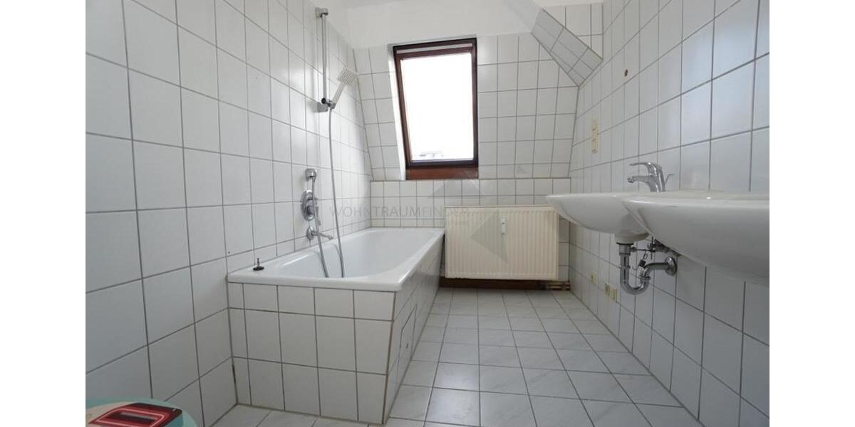 Dachgeschoßwohnung Zwickau - 4 Zimmer, 80 m&sup2;, 499&euro; | Angebot:25220593