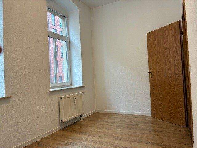 Etagenwohnung Zwickau Innenstadt - 2 Zimmer, 39 m&sup2;, 275&euro; | Angebot:25707544