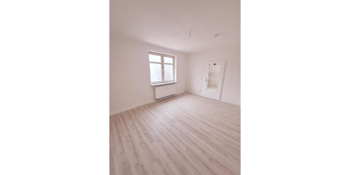 Etagenwohnung Glauchau - 2 Zimmer, 57 m&sup2;, 370&euro; | Angebot:23848574