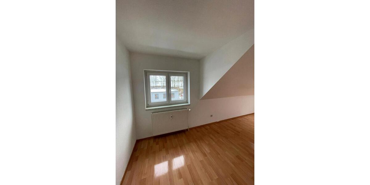 Dachgeschoßwohnung Reichenbach im Vogtland - 2 Zimmer, 45 m&sup2;, 550&euro; | Angebot:24535100