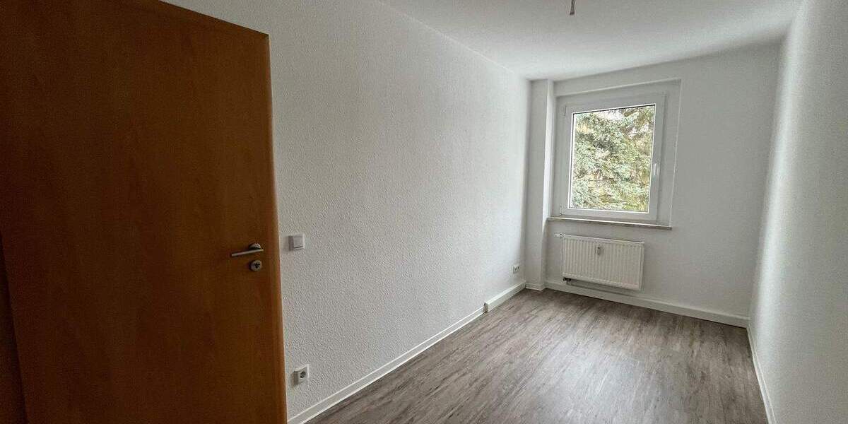 Etagenwohnung Zwickau Marienthal - 3 Zimmer, 60 m&sup2;, 370&euro; | Angebot:25985483