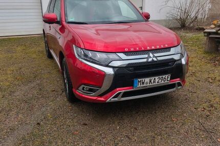 Mitsubishi Plug-in Hybrid Outlander 116.037 km 16.399 &euro; Hartmannsdorf 09232