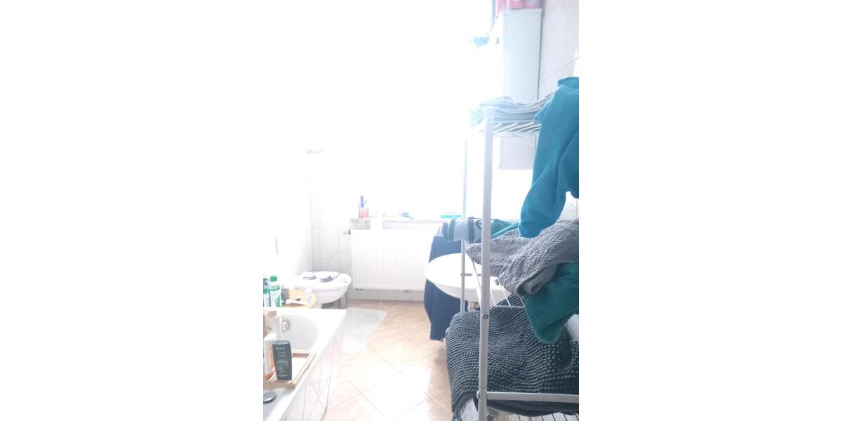 Erdgeschoßwohnung Ellefeld - 3 Zimmer, 100 m&sup2;, 700&euro; | Angebot:24845008