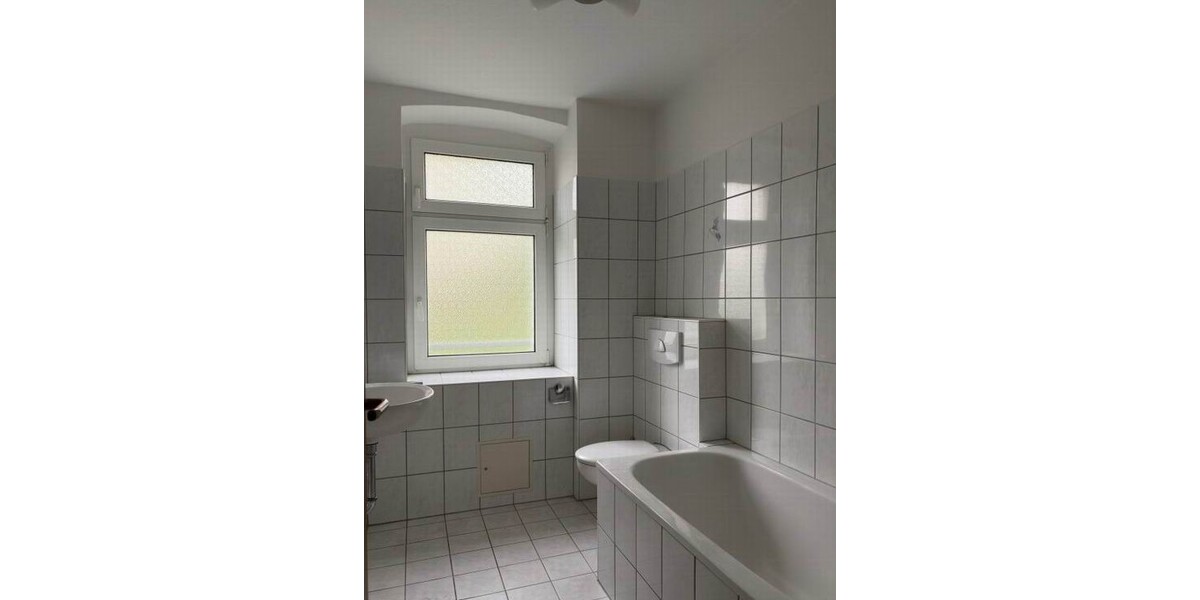 2-Zimmer Hochparterre Wohnung gut geschnitten - Mehrfamilienhaus, Wohnhaus Zwickau Neuplanitz | Angebot:25893055