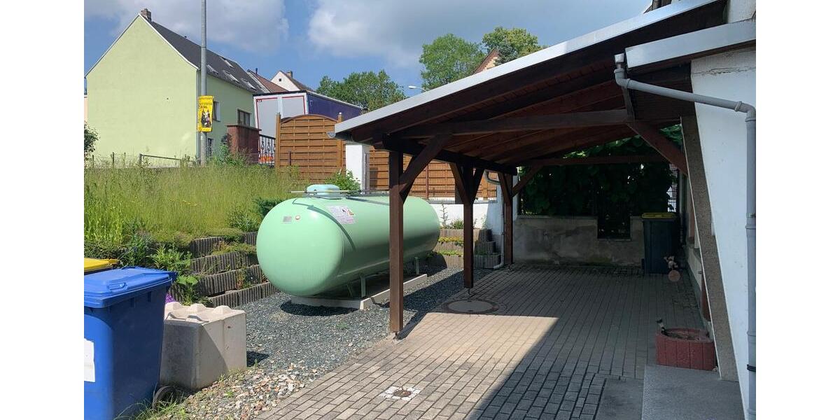 Reihenhaus Werdau - 9 Zimmer, 180 m&sup2;, 95.000&euro; | Angebot:25900449