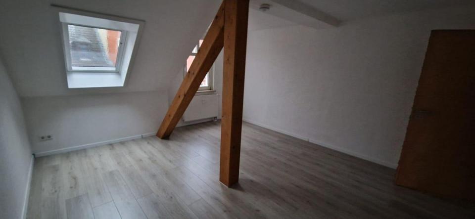 Dachgeschoßwohnung Zwickau - 3 Zimmer, 77 m&sup2;, 460&euro; | Angebot:26676969