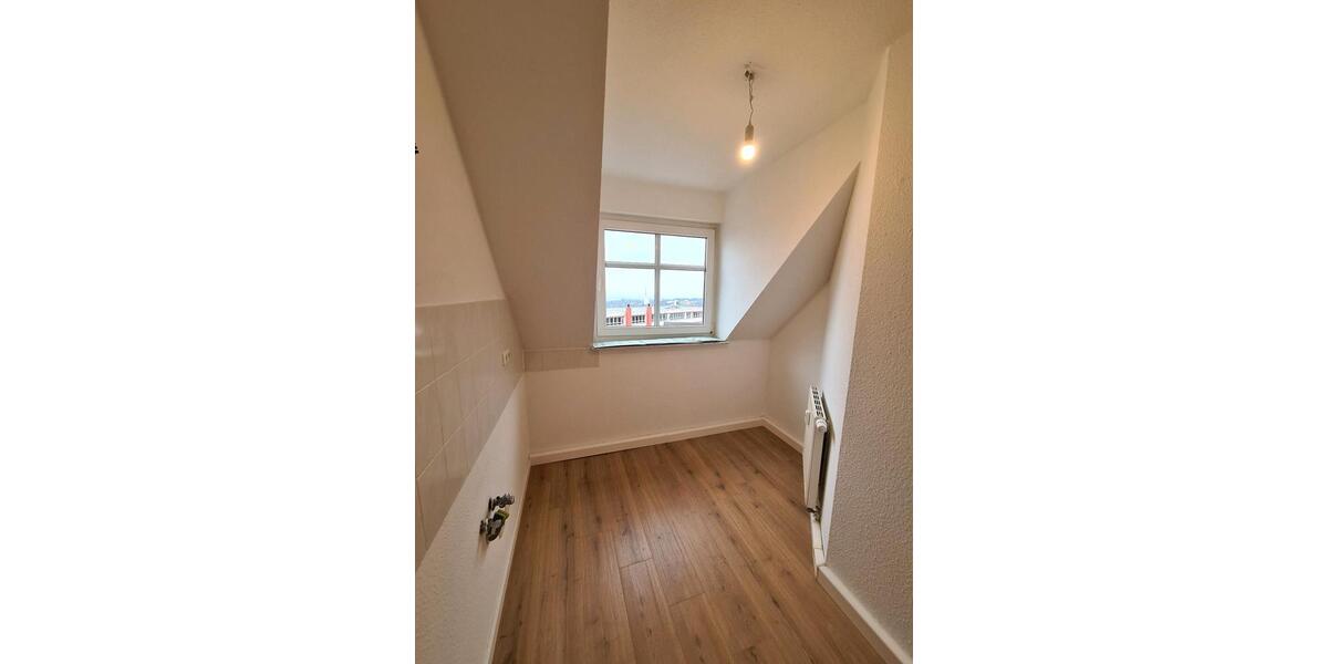 Dachgeschoßwohnung Hohenstein-Ernstthal Ernstthal - 2 Zimmer, 41 m&sup2;, 250&euro; | Angebot:25027094