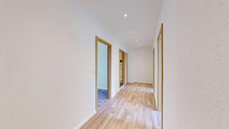 Etagenwohnung Reichenbach im Vogtland - 3 Zimmer, 71 m&sup2;, 380&euro; | Angebot:22696725