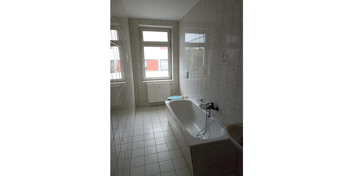Etagenwohnung Zwickau - 3 Zimmer, 70 m&sup2;, 385&euro; | Angebot:24532233