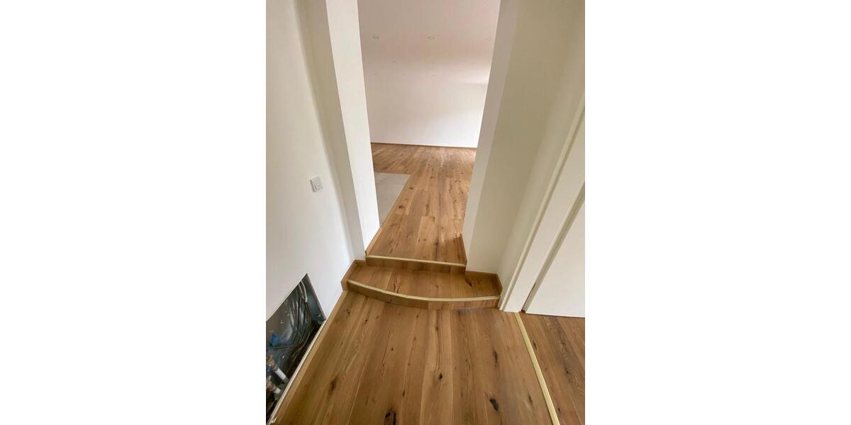 Etagenwohnung Limbach-Oberfrohna Oberfrohna - 3.5 Zimmer, 129 m&sup2;, 990&euro; | Angebot:25833887