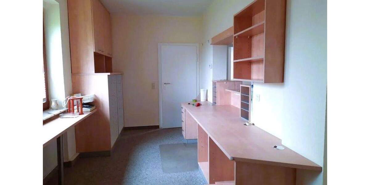 Gewerbeobjekt Meerane - 5 Zimmer, 110 m&sup2;, 595&euro; | Angebot:25770461