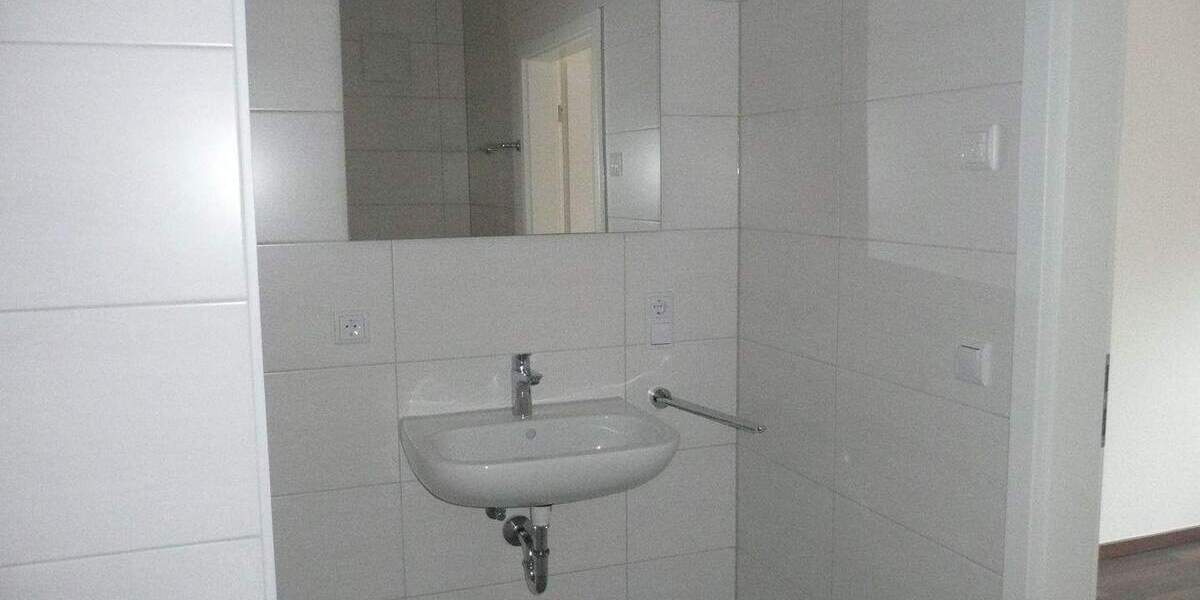 Etagenwohnung Zwickau Niederplanitz - 2 Zimmer, 47 m&sup2;, 399&euro; | Angebot:25897654