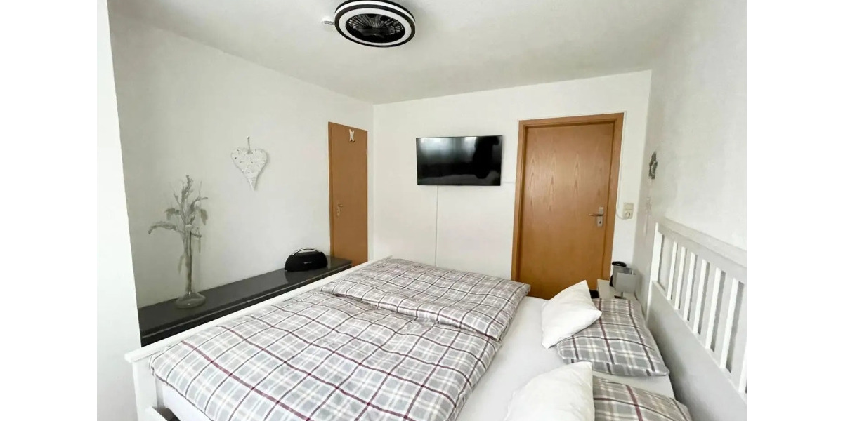 Etagenwohnung Meerane - 2 Zimmer, 66 m&sup2;, 390&euro; | Angebot:25726213