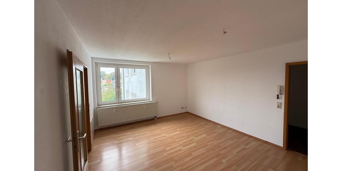 Etagenwohnung Reichenbach im Vogtland - 2 Zimmer, 49 m&sup2;, 225&euro; | Angebot:23150130