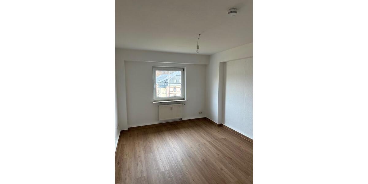 Etagenwohnung Gornsdorf - 2 Zimmer, 60 m&sup2;, 390&euro; | Angebot:25852910