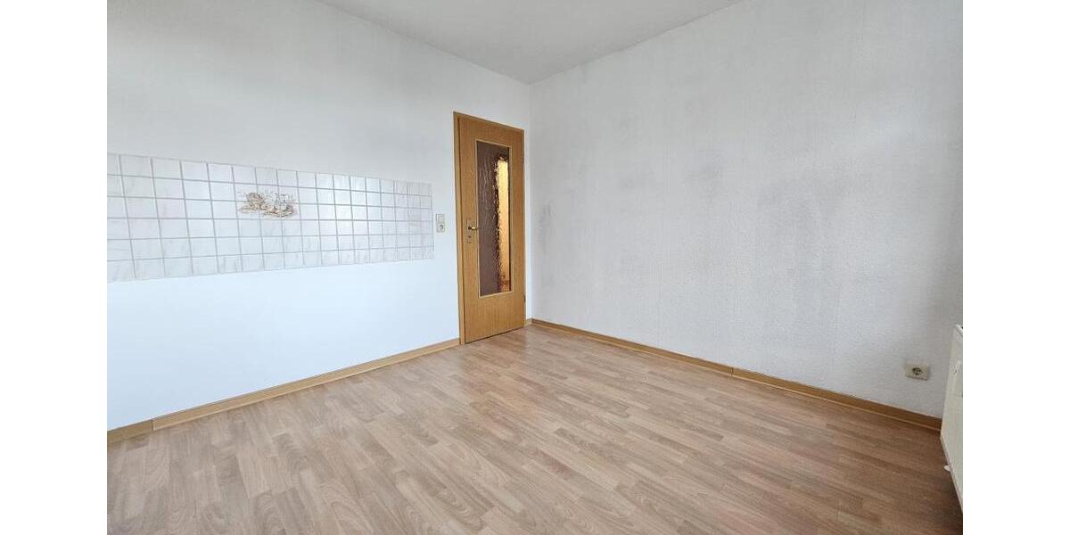 Dachgeschoßwohnung Zwickau - 3 Zimmer, 71 m&sup2;, 448&euro; | Angebot:25362054