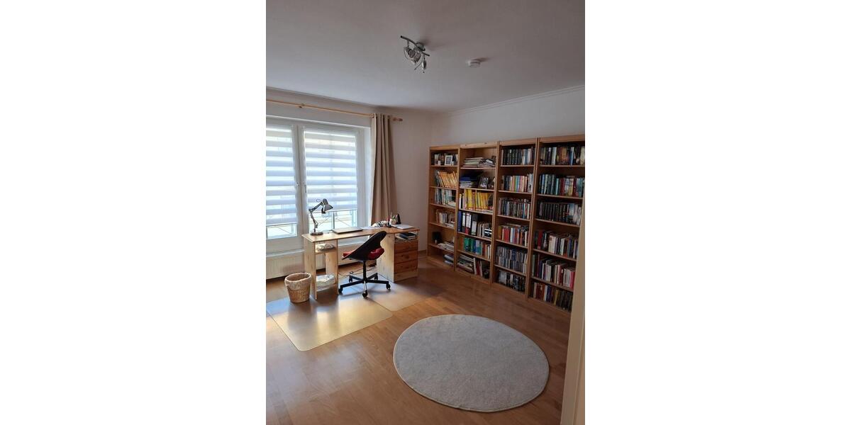 Etagenwohnung Glauchau - 3 Zimmer, 105 m&sup2;, 680&euro; | Angebot:25852117