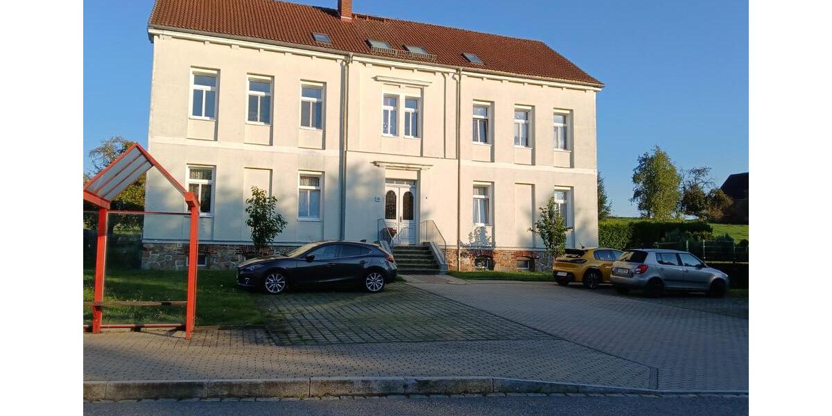 Erdgeschoßwohnung Penig - 2.5 Zimmer, 65 m&sup2;, 400&euro; | Angebot:21210311