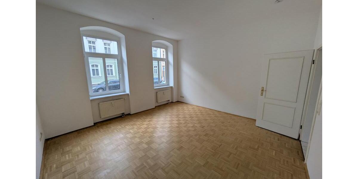 Erdgeschoßwohnung Zwickau - 3 Zimmer, 65 m&sup2;, 400&euro; | Angebot:25945705