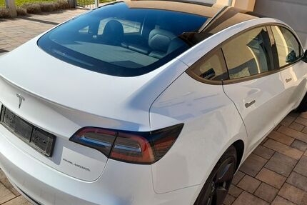 Tesla Model 3 32.500 km 30.850 &euro; Fraureuth 08427