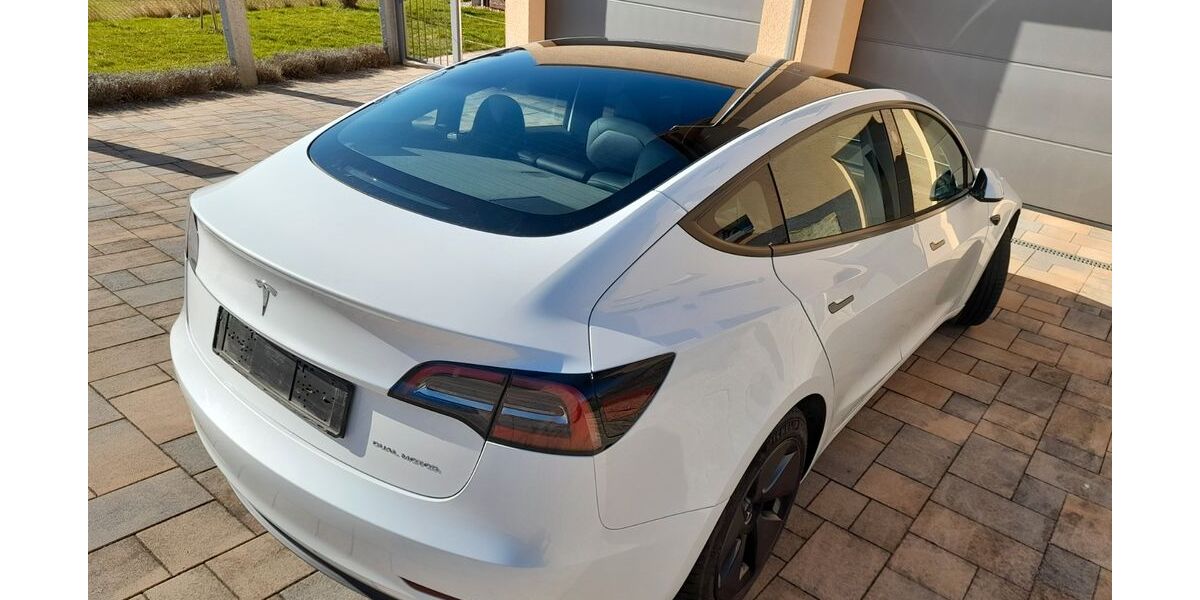 Tesla Model 3 32.500 km 30.850 &euro; Fraureuth 08427