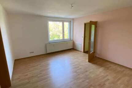 Wohnung Reichenbach Oberreichenbach - 2 Zimmer, 49 m&sup2;, 225&euro; | Angebot:16929641
