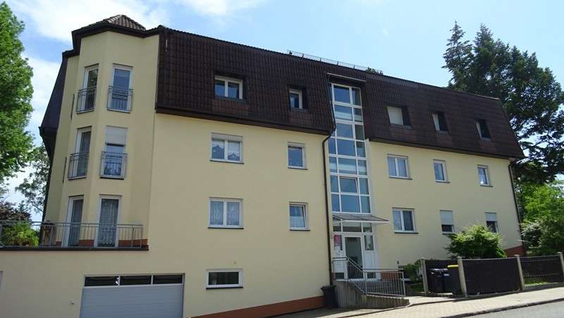Etagenwohnung Crimmitschau - 2 Zimmer, 66 m&sup2;, 410&euro; | Angebot:26799739