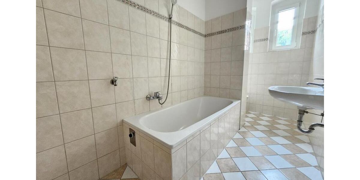 Etagenwohnung Aue-Bad Schlema Bad Schlema - 3 Zimmer, 84 m&sup2;, 439&euro; | Angebot:25084332