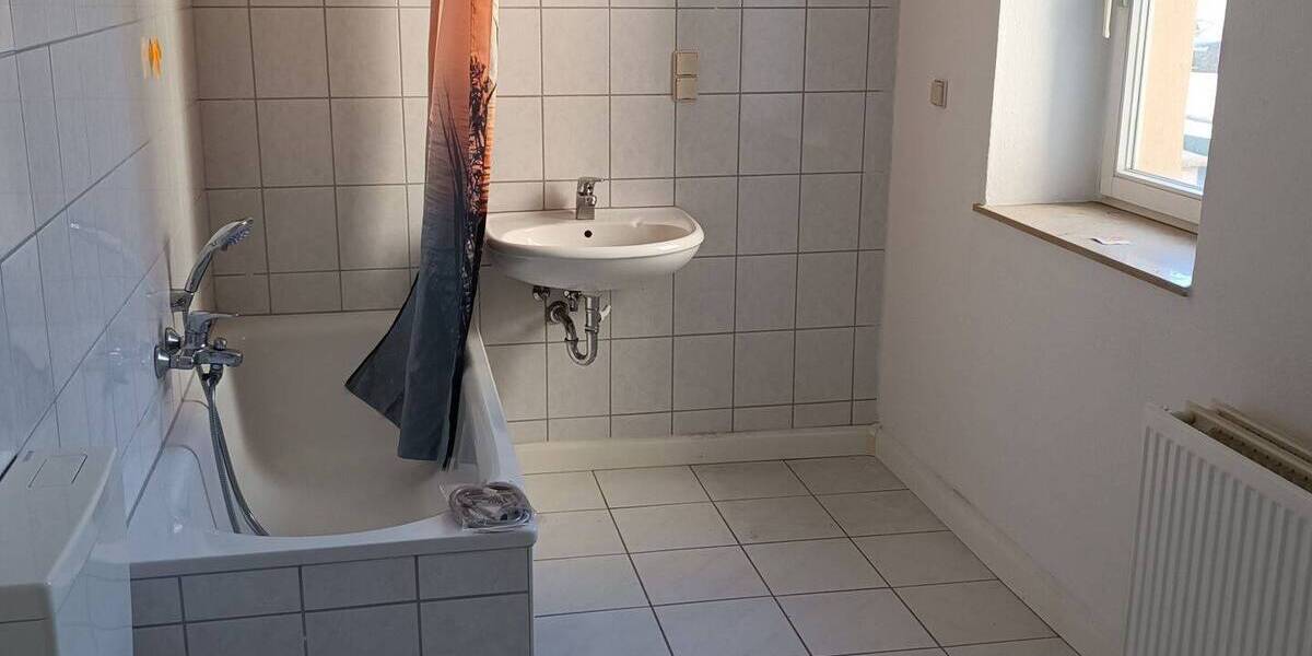 Etagenwohnung Zwickau Pölbitz - 2 Zimmer, 77 m&sup2;, 460&euro; | Angebot:26501411