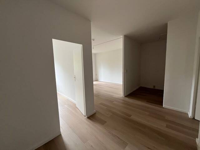 Etagenwohnung Zwickau Neuplanitz - 4 Zimmer, 70 m&sup2;, 400&euro; | Angebot:26673972
