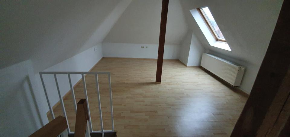 Etagenwohnung Ellefeld - 3 Zimmer, 80 m&sup2;, 375&euro; | Angebot:24980591