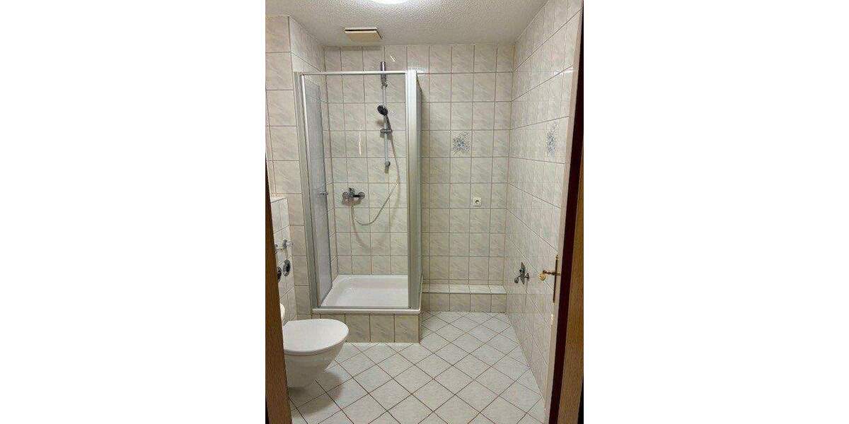 Etagenwohnung Zwickau Innenstadt - 2 Zimmer, 39 m&sup2;, 275&euro; | Angebot:25707544