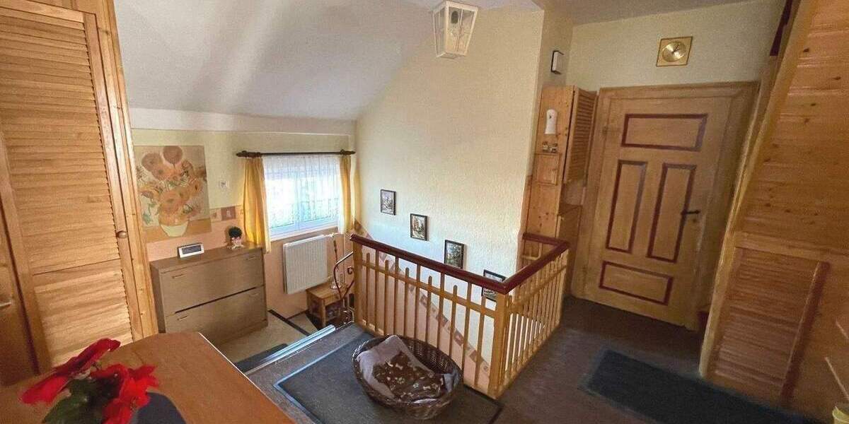 Einfamilienhaus Stollberg/Erzgebirge Stollberg - 6 Zimmer, 195 m&sup2;, 269.000&euro; | Angebot:25768885