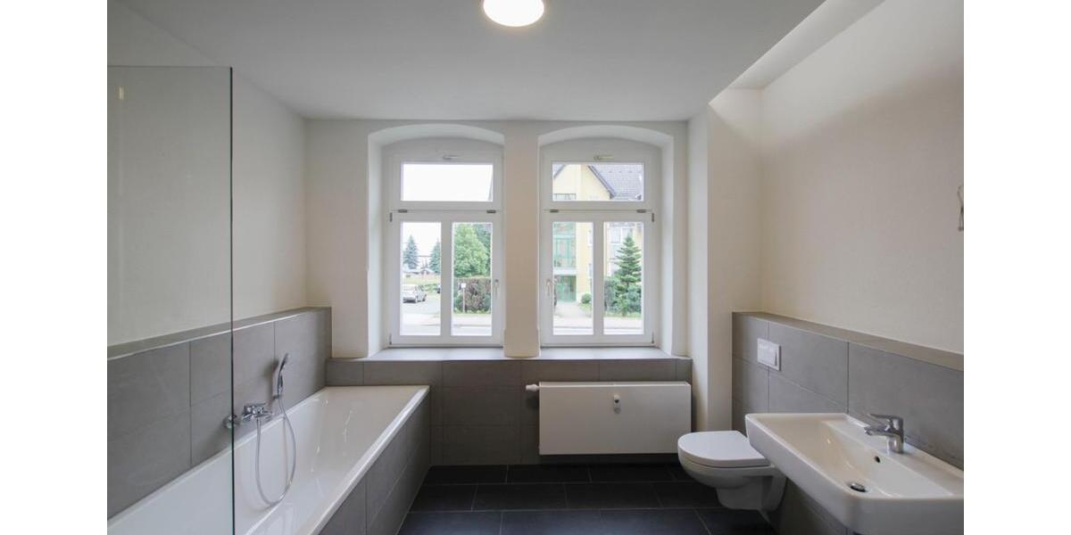 Hochparterre Hohenstein-Ernstthal Ernstthal - 3 Zimmer, 109 m&sup2;, 625&euro; | Angebot:25937062