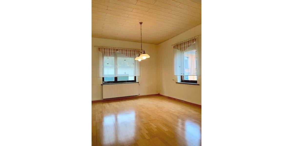 Doppelhaushälfte Reichenbach - 6 Zimmer, 165 m&sup2;, 98.000&euro; | Angebot:25662099
