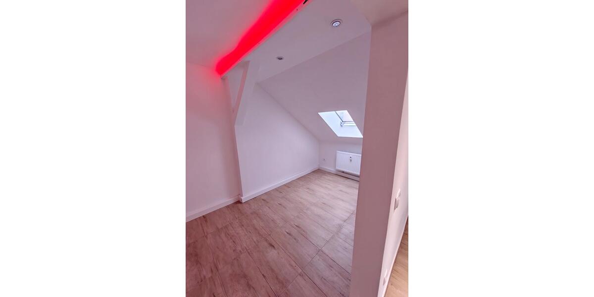 Dachgeschoßwohnung Crimmitschau - 3.5 Zimmer, 65 m&sup2;, 460&euro; | Angebot:25267386