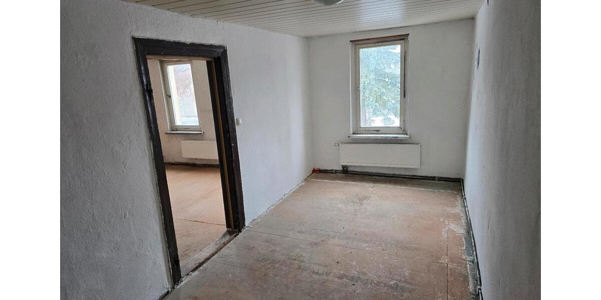 Einfamilienhaus Mohlsdorf-Teichwolframsdorf Teichwolframsdorf - 7 Zimmer, 180 m&sup2;, 42.000&euro; | Angebot:24616575