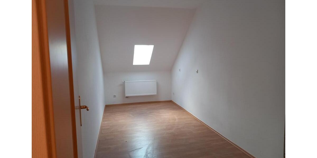 Etagenwohnung Werdau - 5 Zimmer, 126 m&sup2;, 756&euro; | Angebot:21481505