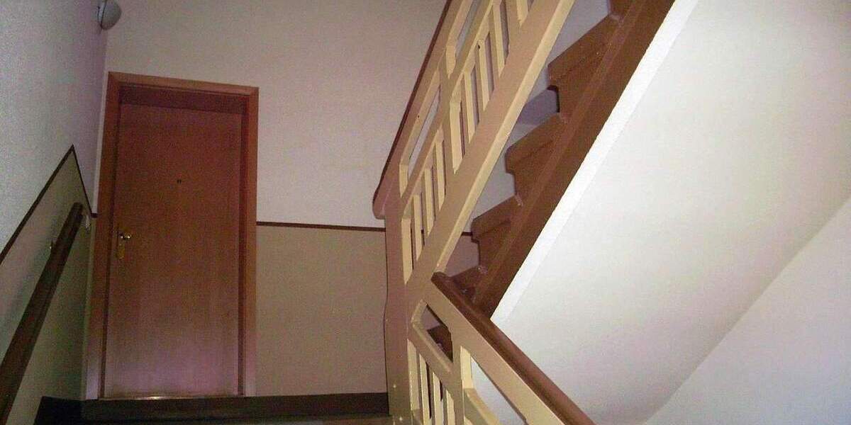 Etagenwohnung Zwickau Pölbitz - 2 Zimmer, 32 m&sup2;, 200&euro; | Angebot:25707541