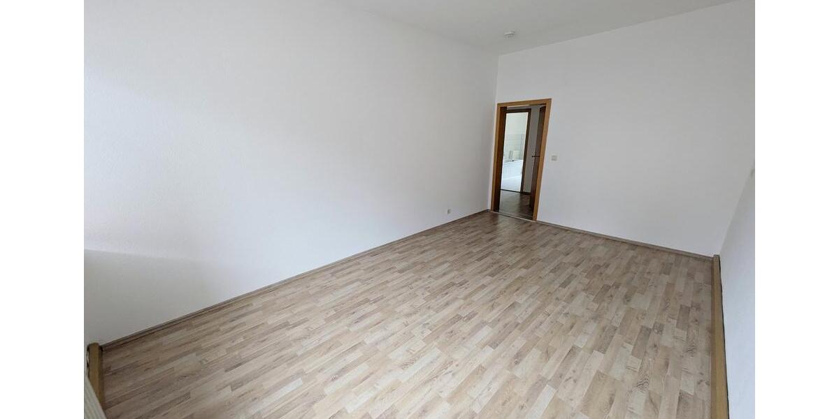 Etagenwohnung Waldenburg - 2 Zimmer, 76 m&sup2;, 300&euro; | Angebot:25945718