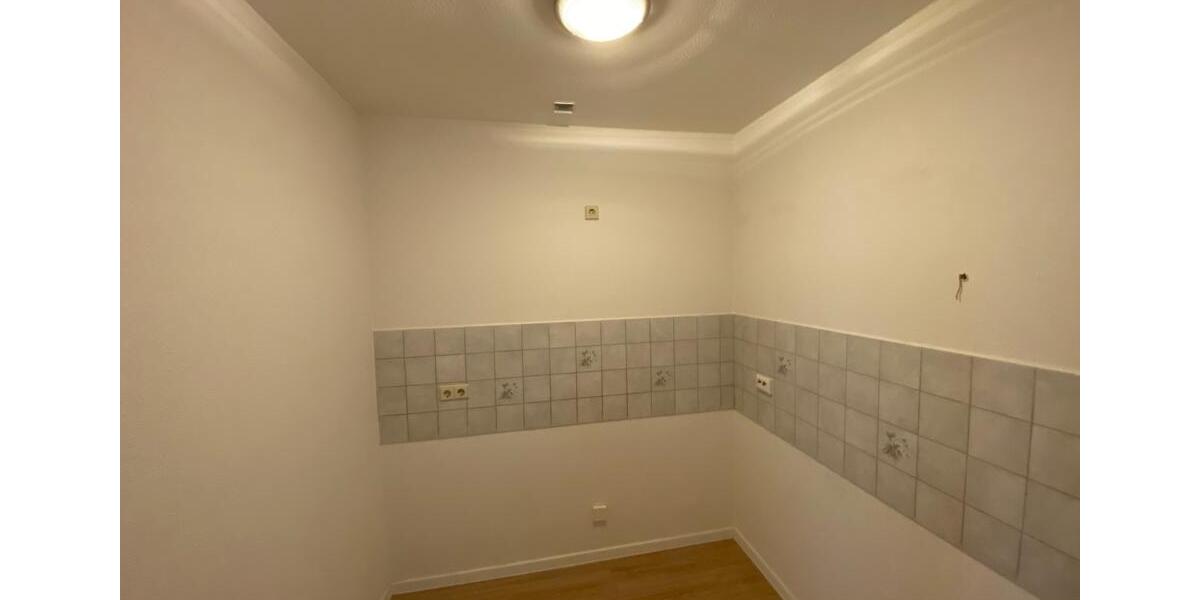 Dachgeschoßwohnung Werdau - 1.5 Zimmer, 35 m&sup2;, 193&euro; | Angebot:20345816