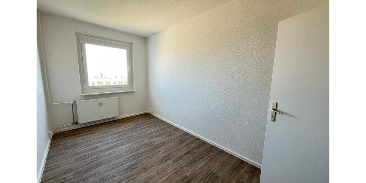 Etagenwohnung Zwickau Neuplanitz - 4 Zimmer, 71 m&sup2;, 385&euro; | Angebot:22043036