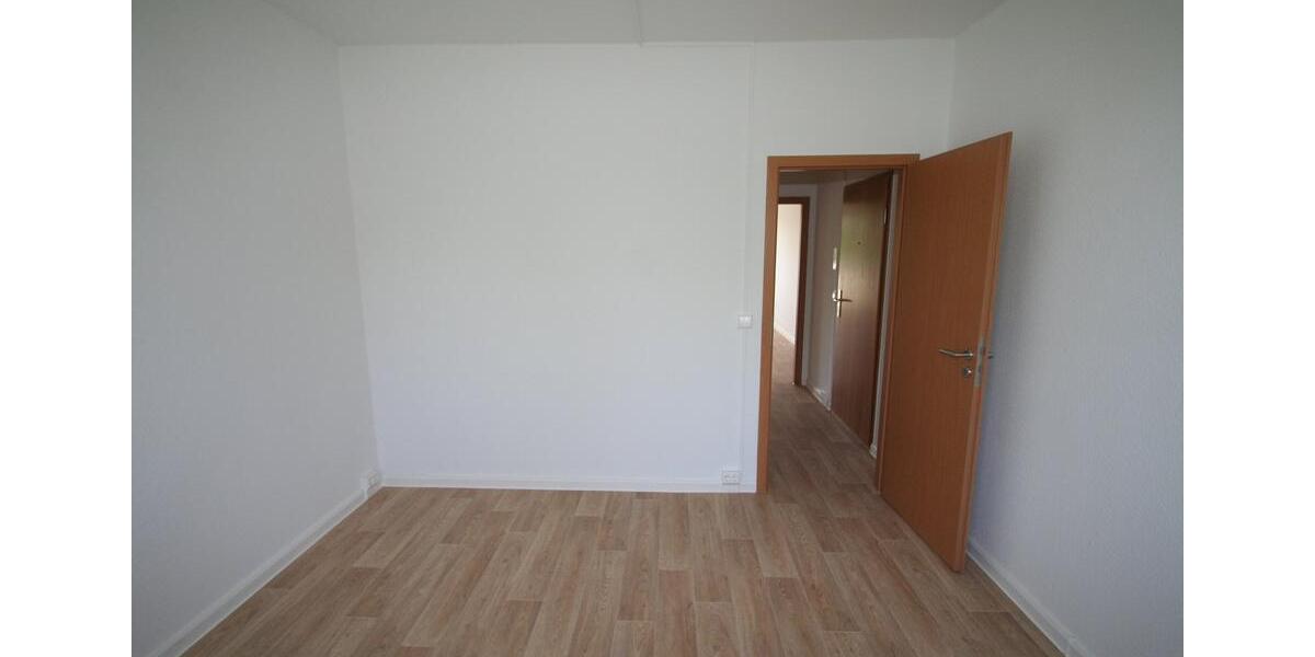 Etagenwohnung Oberlungwitz - 3 Zimmer, 57 m&sup2;, 352&euro; | Angebot:24662160