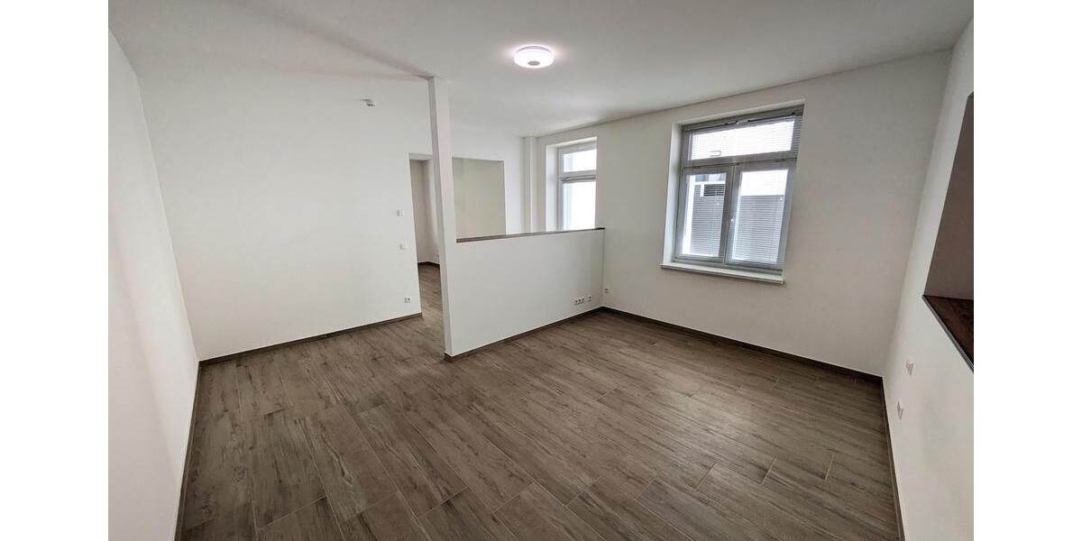 Etagenwohnung Zwickau - 2 Zimmer, 83 m&sup2;, 800&euro; | Angebot:26008215