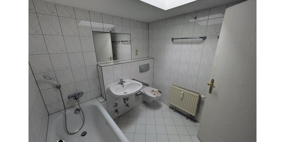 Dachgeschoßwohnung Zwickau - 2 Zimmer, 55 m&sup2;, 270&euro; | Angebot:25945659
