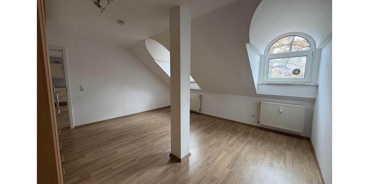 Dachgeschoßwohnung Meerane - 2 Zimmer, 52 m&sup2;, 382&euro; | Angebot:24350491