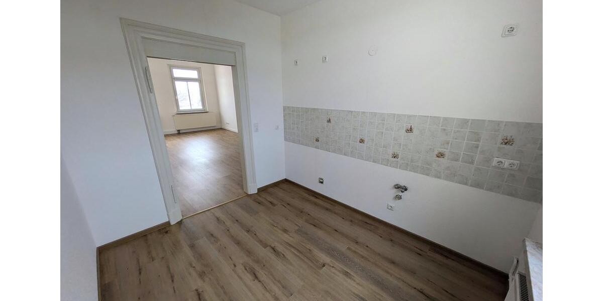Etagenwohnung Meerane - 3 Zimmer, 85 m&sup2;, 400&euro; | Angebot:25945656