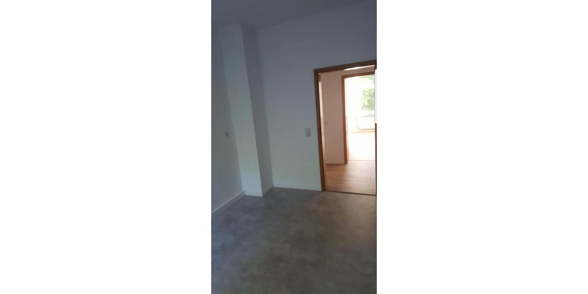 Etagenwohnung Zwickau Auerbach - 3 Zimmer, 77 m&sup2;, 59.000&euro; | Angebot:27045937